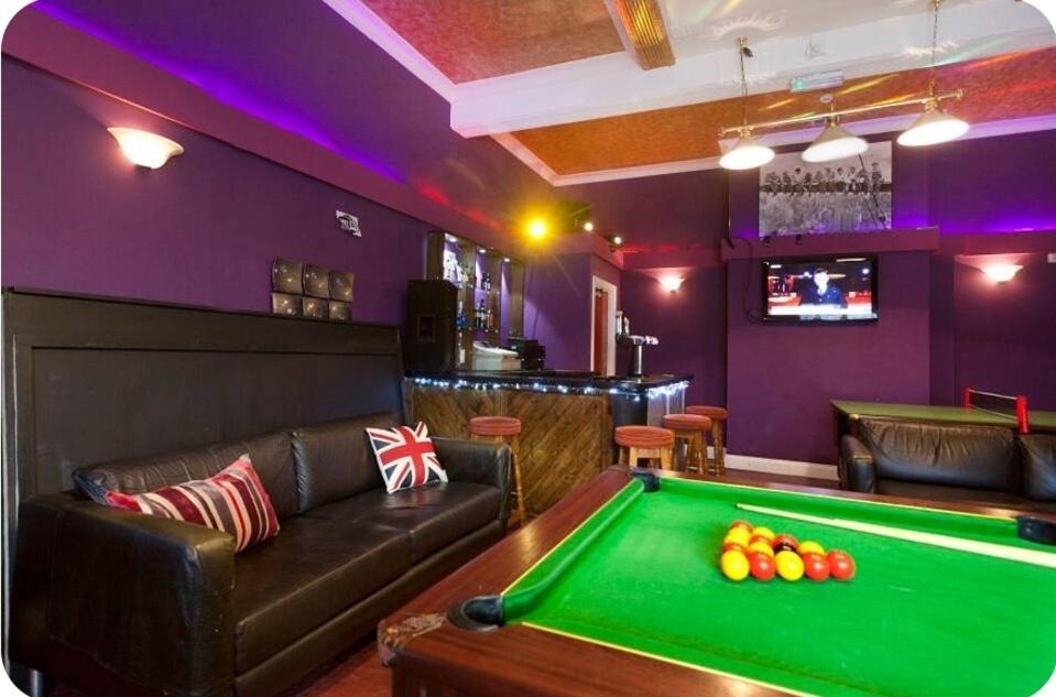 Foresters Inn Apartment - City Centre By Victoria Centre Shopping Centre - Your Own 5 Double Bedrooms Private Apartment With 3 Bathrooms And Full Kitchen To Cook As You Would At Home - Outdoor Parking For Cars Or Vans At Five Pounds A Day 诺丁汉 外观 照片